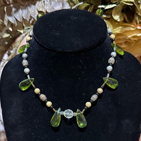 Handcrafted Boho Austrian Crystal Beaded Necklace 14” - Picture 2 of 3